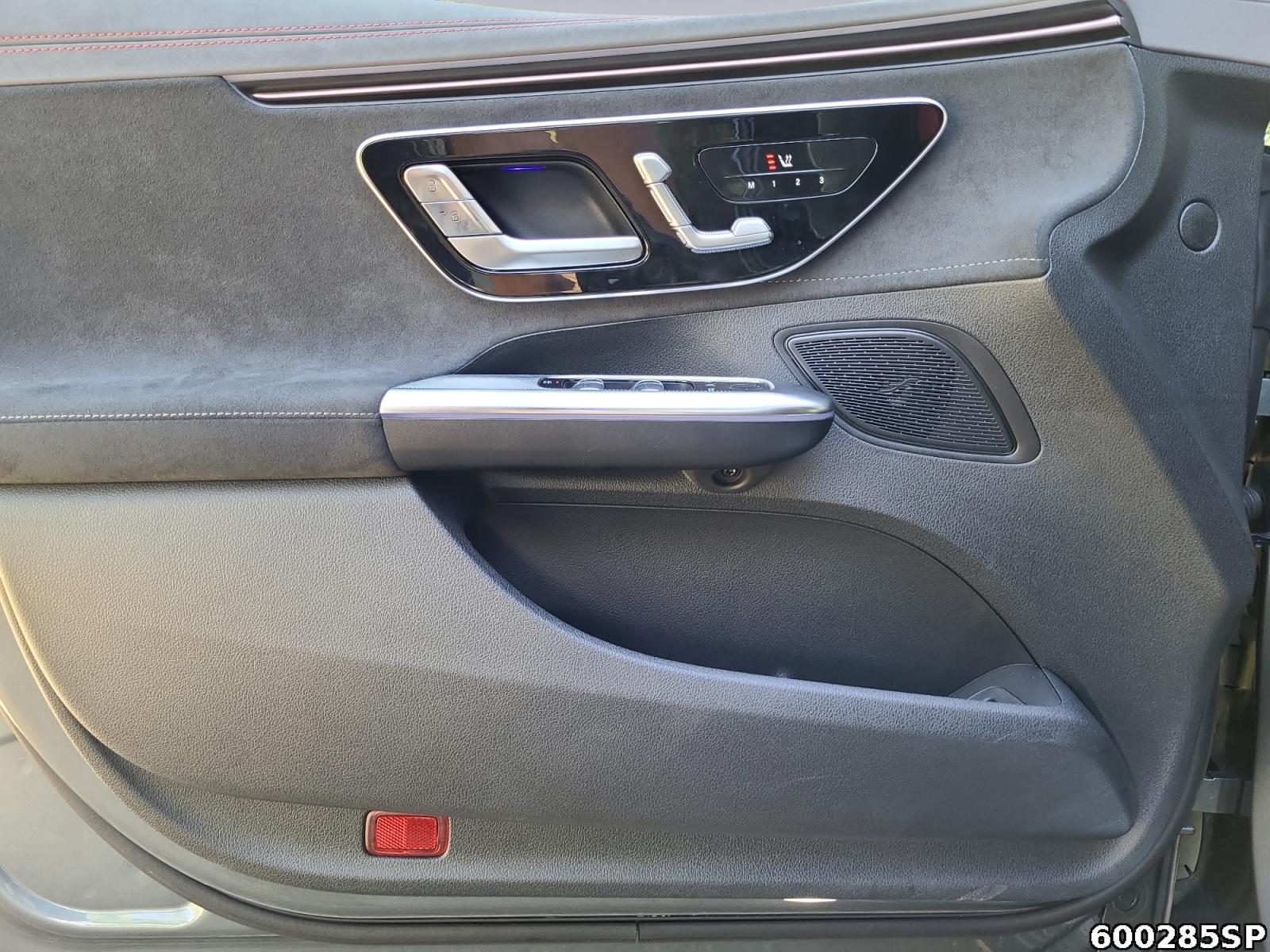 Fahrzeugabbildung Mercedes-Benz EQE AMG Pano Memory Distronic CarPlay Totw.