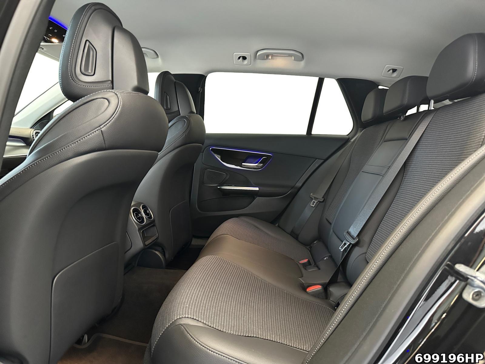Fahrzeugabbildung Mercedes-Benz C 200 T Avantgarde AHK CarPlay Totw Ambiente