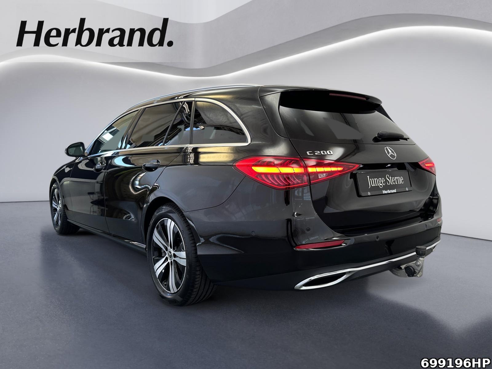 Fahrzeugabbildung Mercedes-Benz C 200 T Avantgarde AHK CarPlay Totw Ambiente