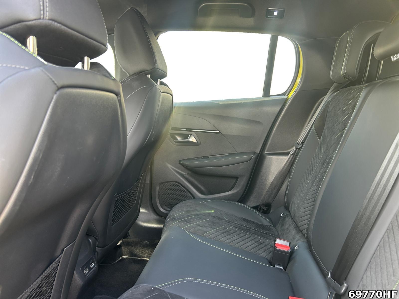 Fahrzeugabbildung Peugeot 208 1.2 Hybrid 136 GT (EURO 6e)