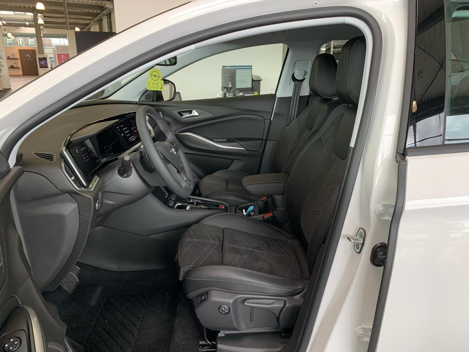 Fahrzeugabbildung Opel Grandland X GS +NAVI+SHZ+CARPLAY+TEMPOMAT+KAMERA
