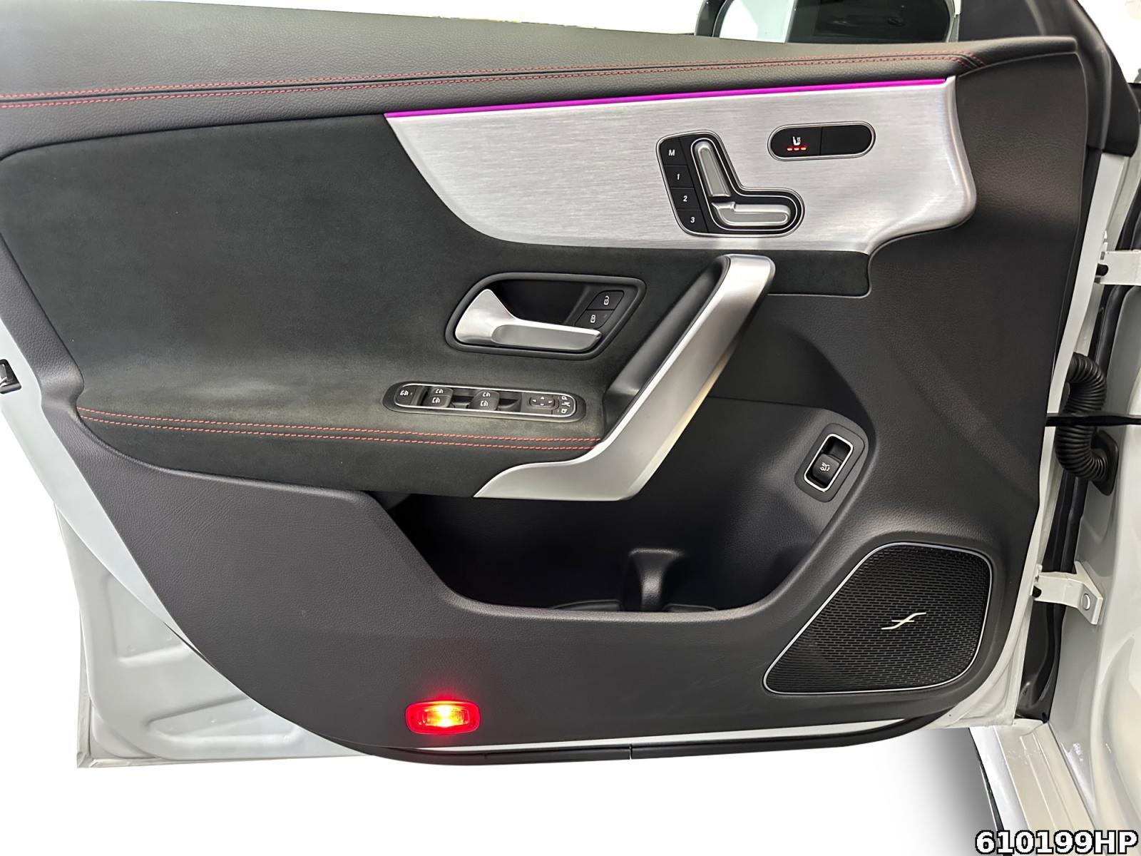 Fahrzeugabbildung Mercedes-Benz CLA 45 AMG Shooting Brake S Burmester Pano HUD Night Perf.