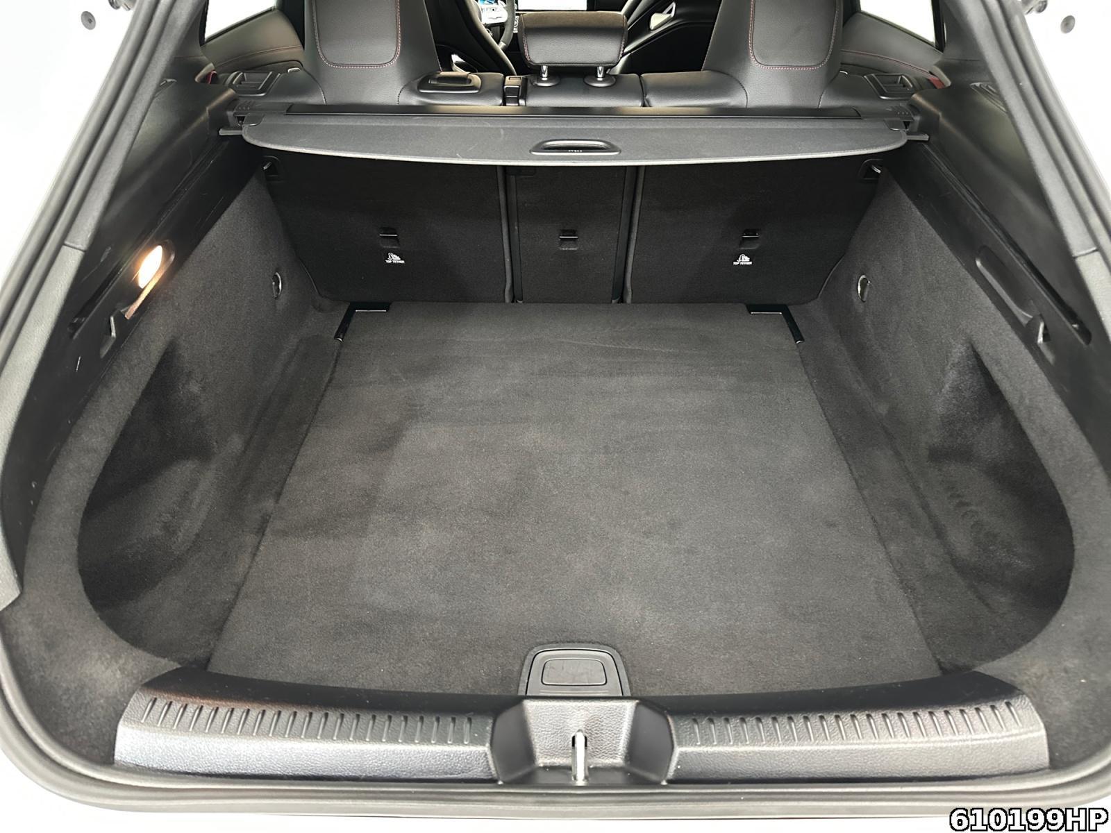 Fahrzeugabbildung Mercedes-Benz CLA 45 AMG Shooting Brake S Burmester Pano HUD Night Perf.