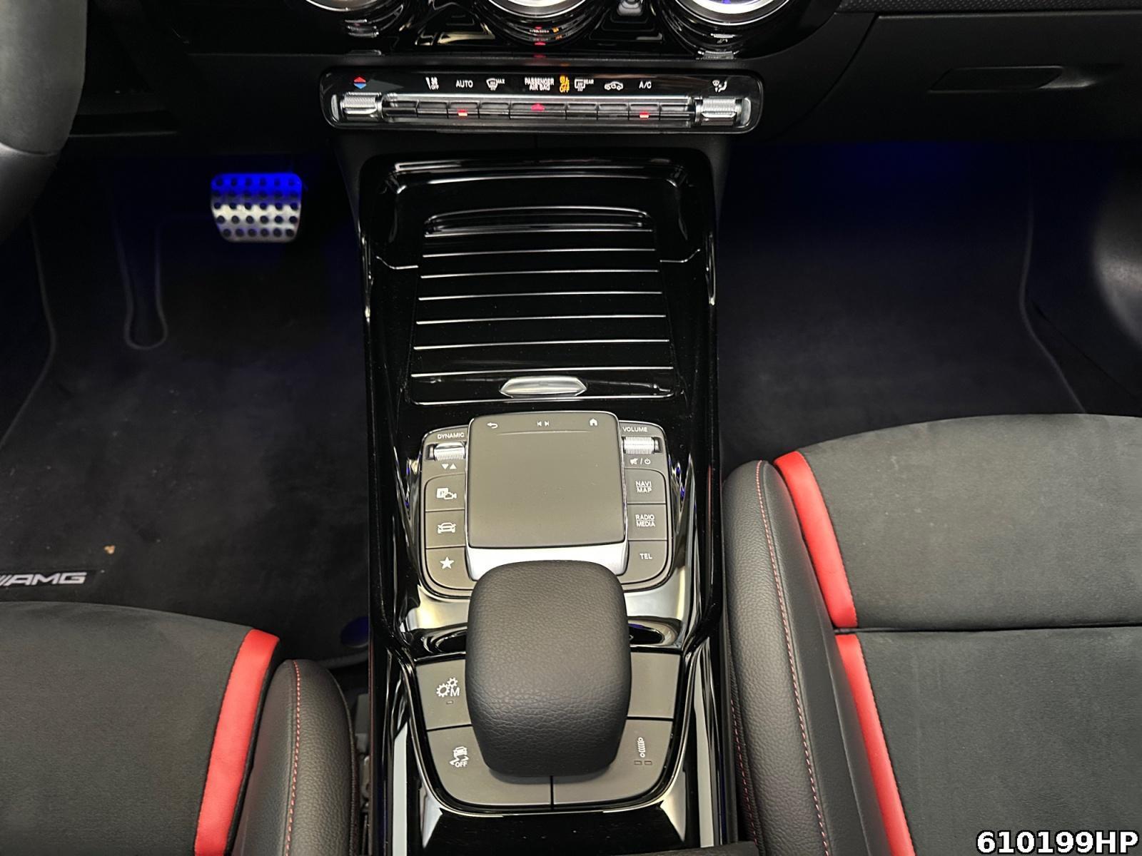 Fahrzeugabbildung Mercedes-Benz CLA 45 AMG Shooting Brake S Burmester Pano HUD Night Perf.