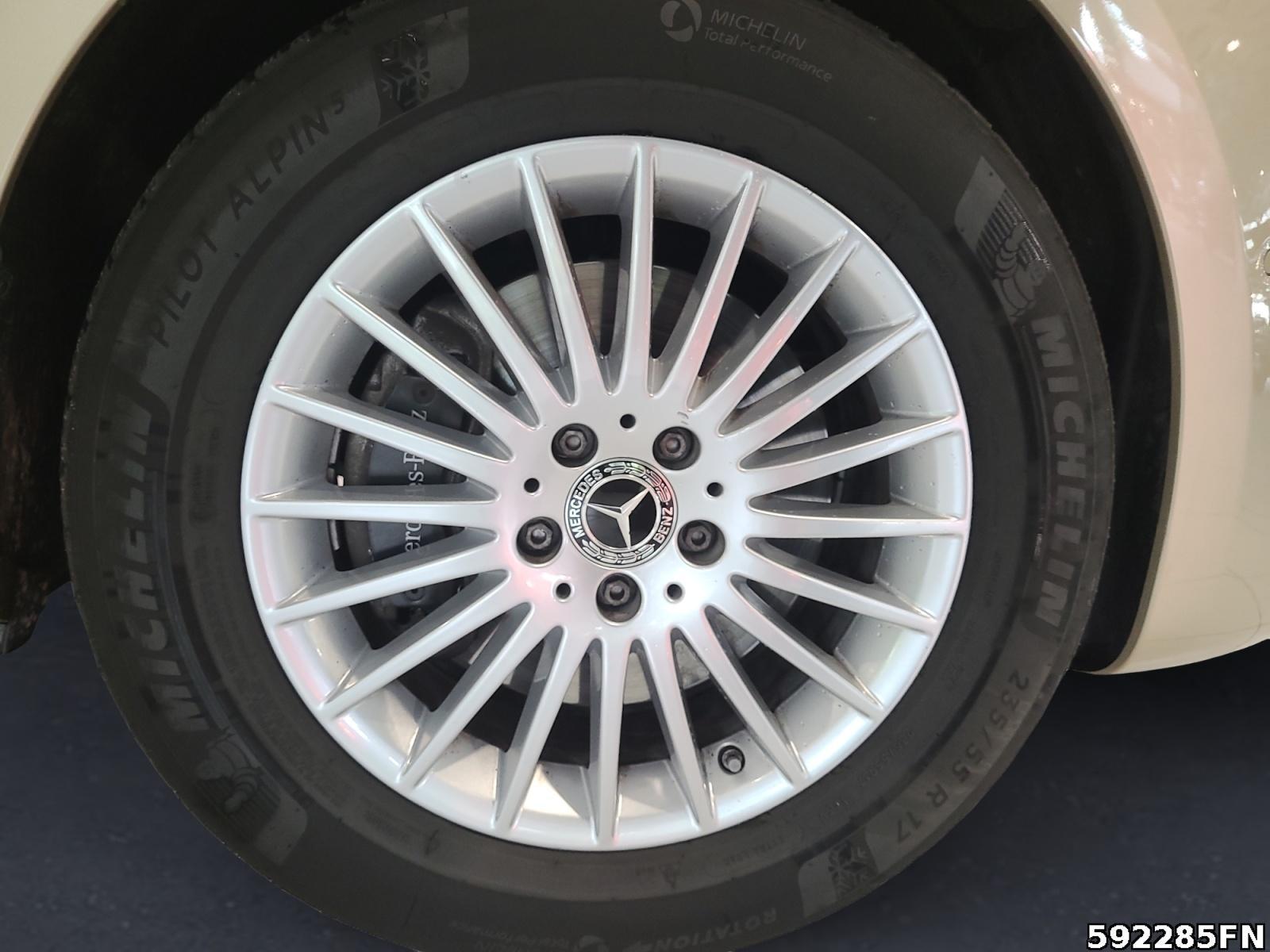 Fahrzeugabbildung Mercedes-Benz V 220 d STYLE Kompakt*Kamera*AHK*