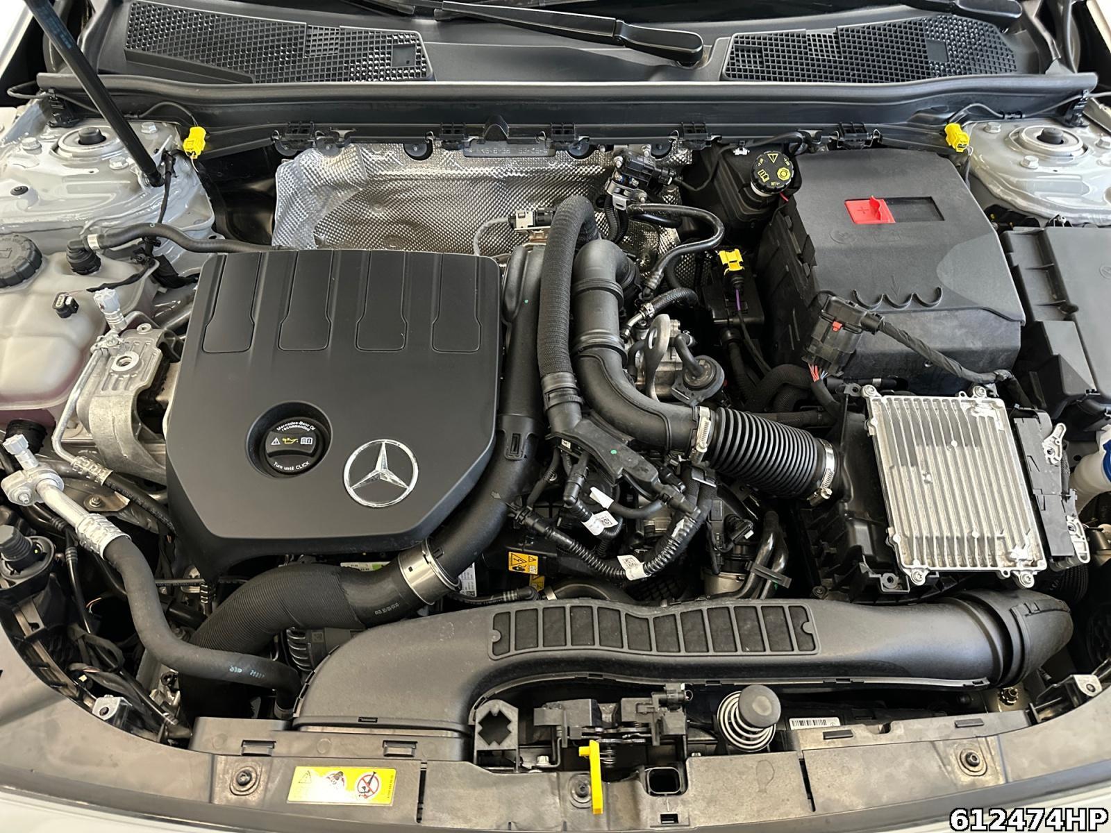 Fahrzeugabbildung Mercedes-Benz CLA 200 Shooting Brake AMG Pano Night Distronic Keyless 360°